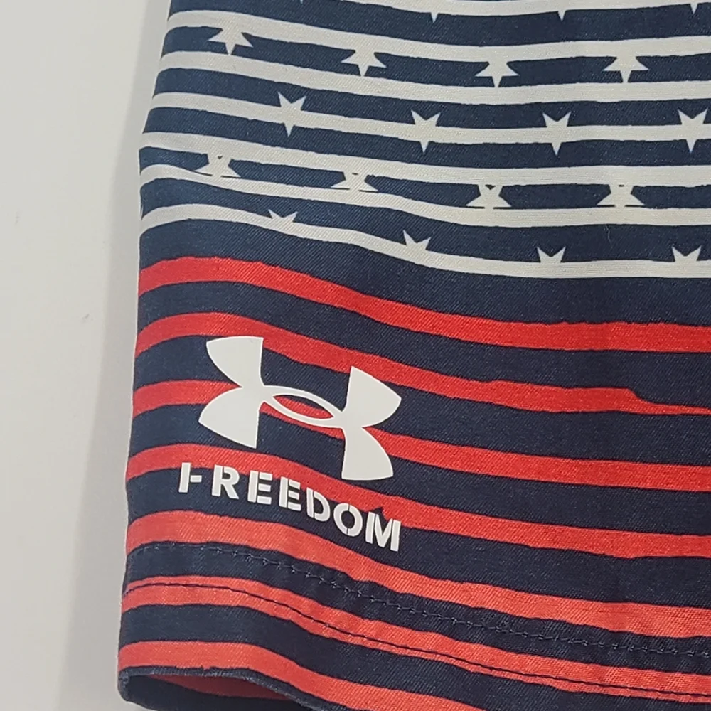 Under Armour boys' patriotic swim trunks size 7